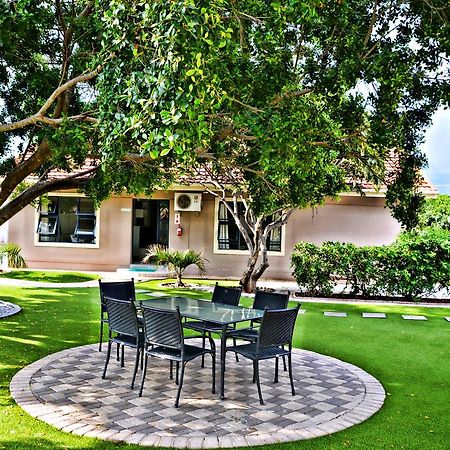 Bed and Breakfast Cosy Palms Gaborone Exterior foto